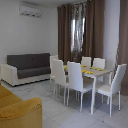 Apartment Studio In San Michele Al Tagliamento 45646 *